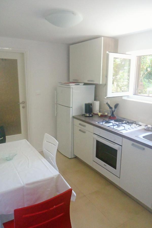 Apartments With A Parking Space Selce, Crikvenica - 5531 Buitenkant foto