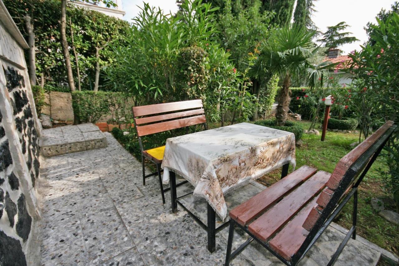Apartments With A Parking Space Selce, Crikvenica - 5531 Buitenkant foto