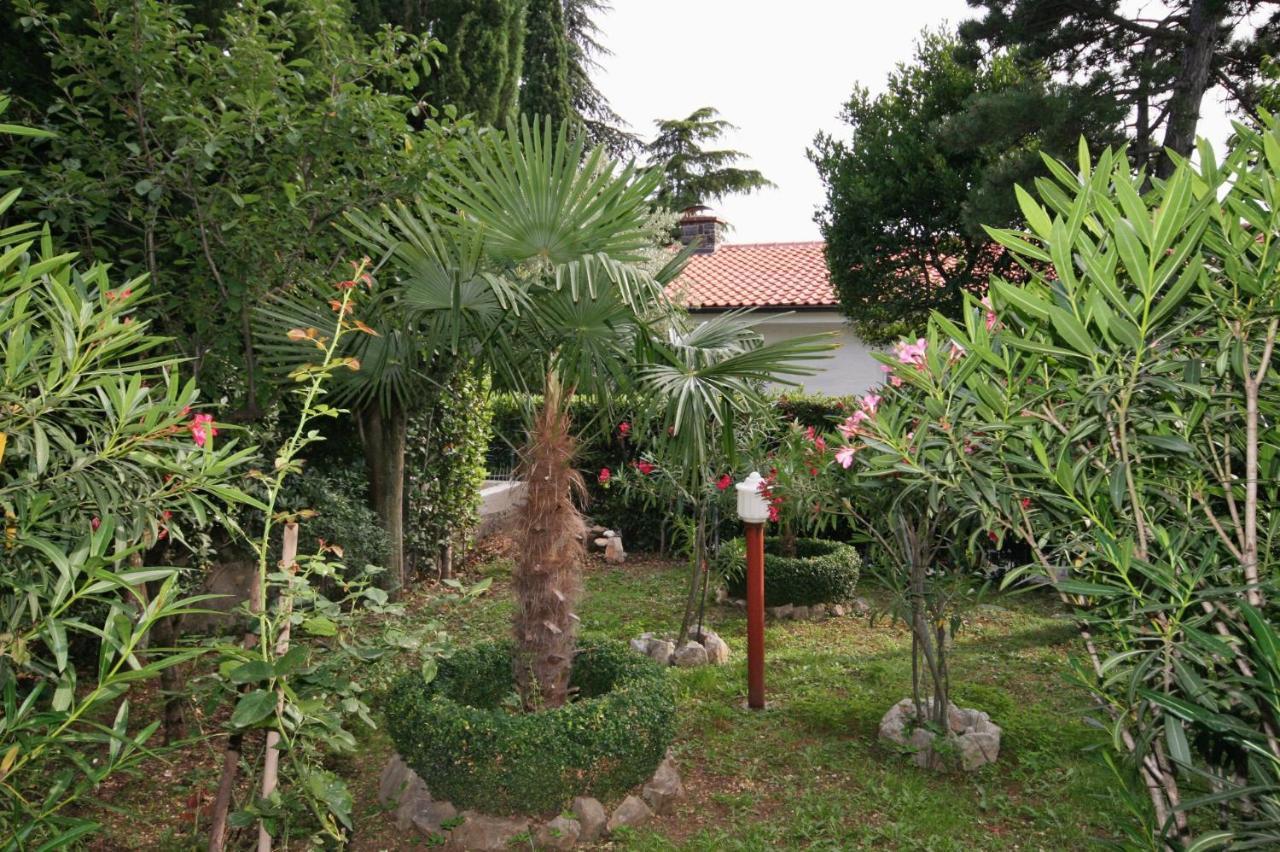Apartments With A Parking Space Selce, Crikvenica - 5531 Buitenkant foto