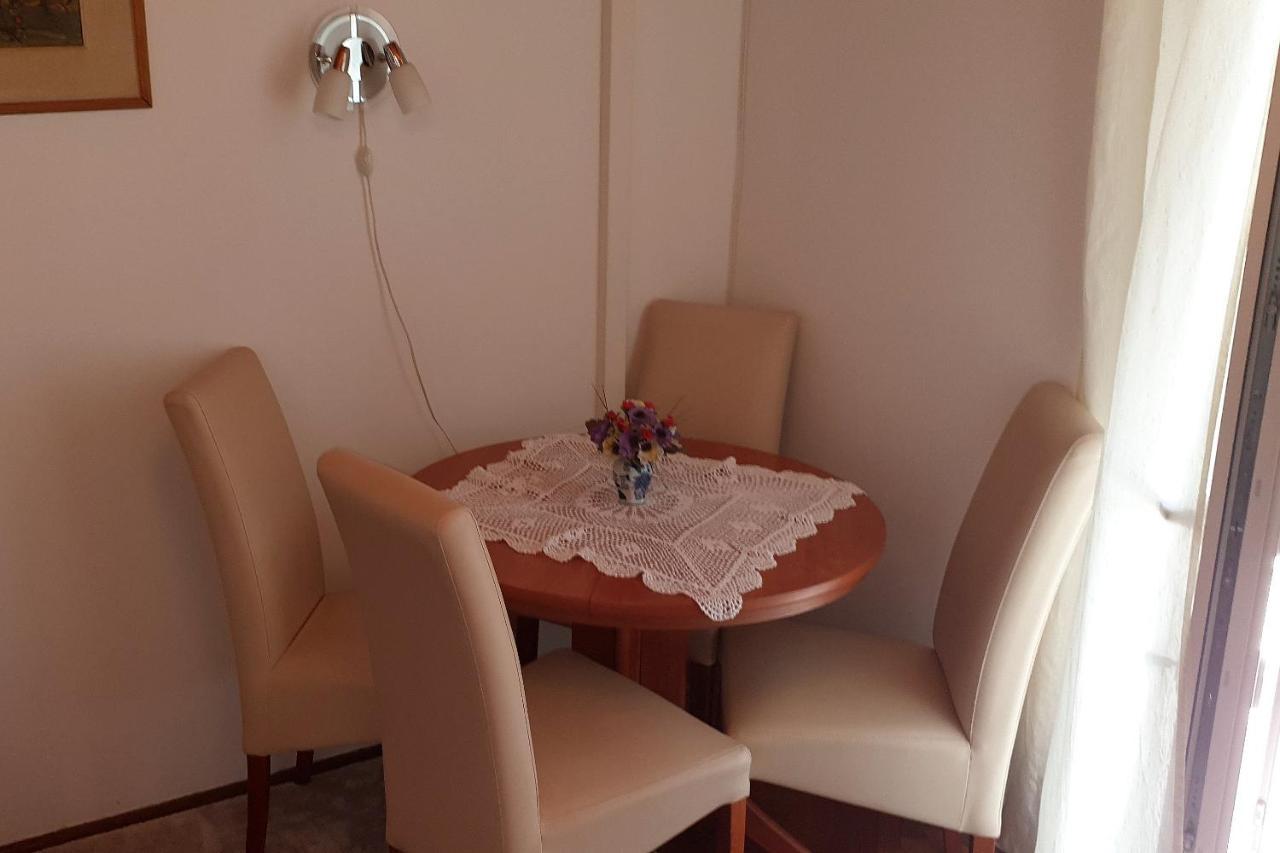 Apartments With A Parking Space Selce, Crikvenica - 5531 Buitenkant foto